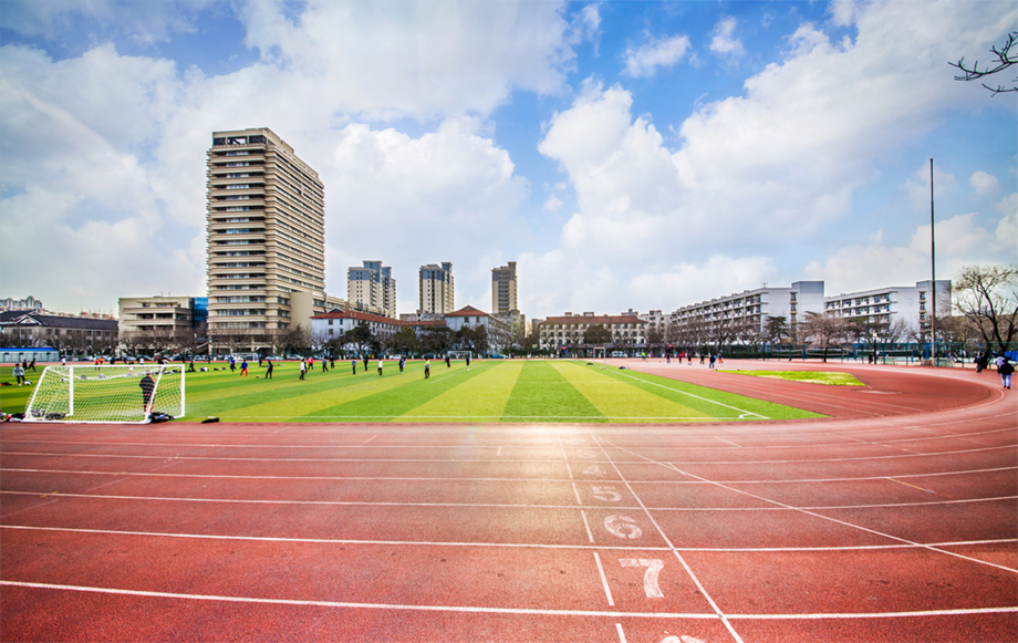 学校塑胶跑道.jpg