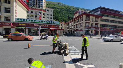 阿坝道路交通标线施工