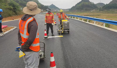 双组份涂料如何在环氧地坪漆上牢固附着？